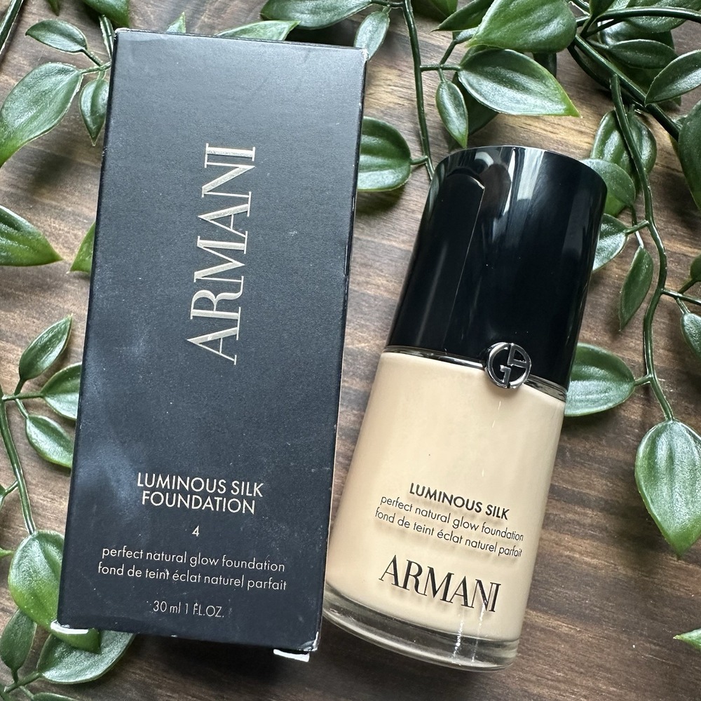 Armani Beauty Luminous Silk Blurring Foundation - 4 - Full Size 1 oz NEW BNIB
